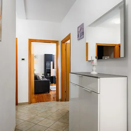 Sky With Private Pool, Surrounded By Greenery Villa Martinski