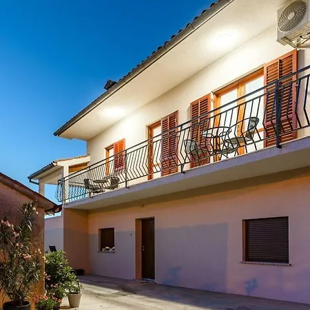 Sky With Private Pool, Surrounded By Greenery * Martinski