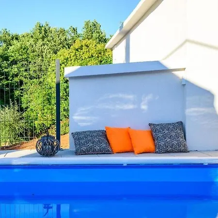 Sky With Private Pool, Surrounded By Greenery * Martinski